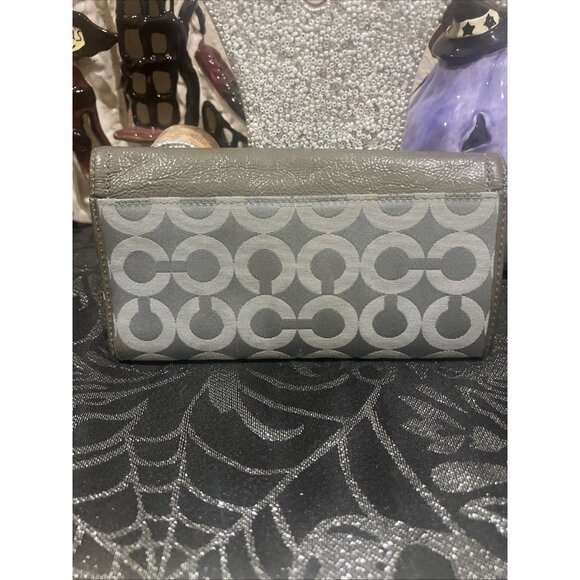 Coach Olive Green Dotted Signature Leather Checkbook Wallet - Picture 2 of 13